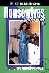 Housewives Unleashed 19